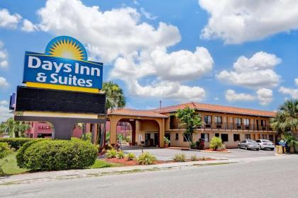 Days Inn & Suites by Wyndham Orlando East UCF Area - image 1